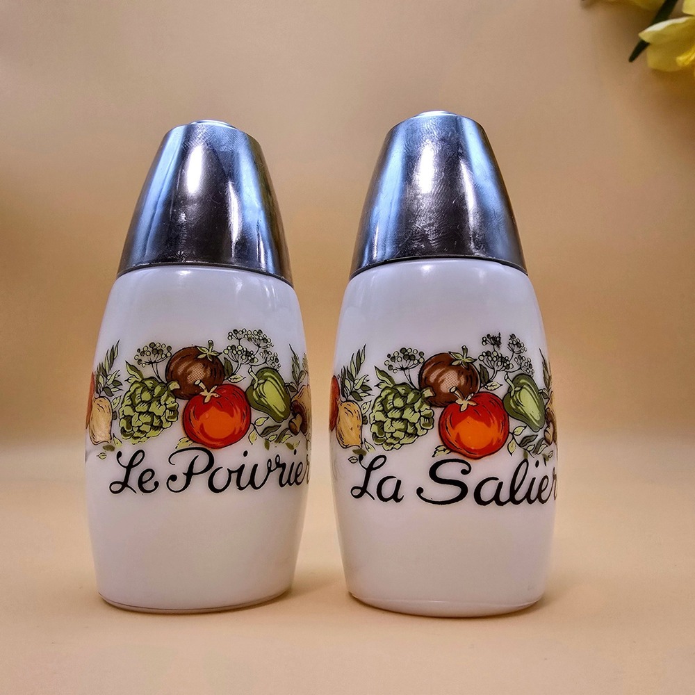 Vintage Westmoreland Milk Glass Salt and Pepper Shakers French Vegetable Motif‎